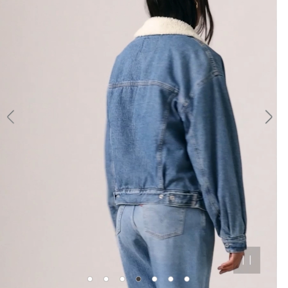 Levi's Blue Denim 90's Trucker Jacket with Cream Sherpa Collar - Picture 4 of 7